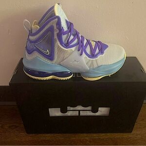 Nike Lebron XIX Easter 7Y - Brand New!